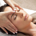 Tutte le tecniche e i benefici del massaggio al viso, un toccasana per il benessere