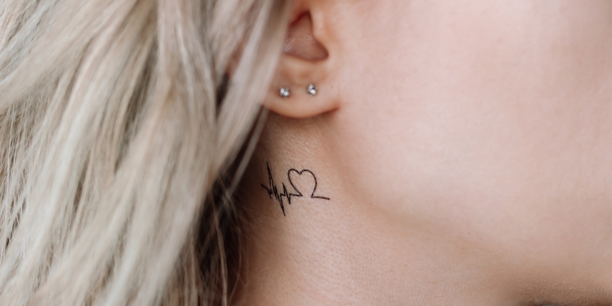 Tatuaggi fine line: idee per tattoo con linea sottile
